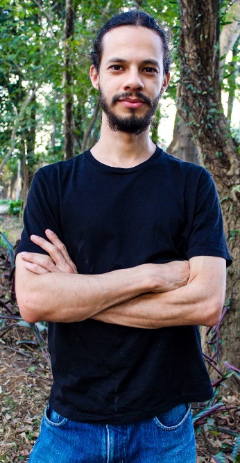 A person with beard and mustache wearing sunglasses

AI-generated content may be incorrect.